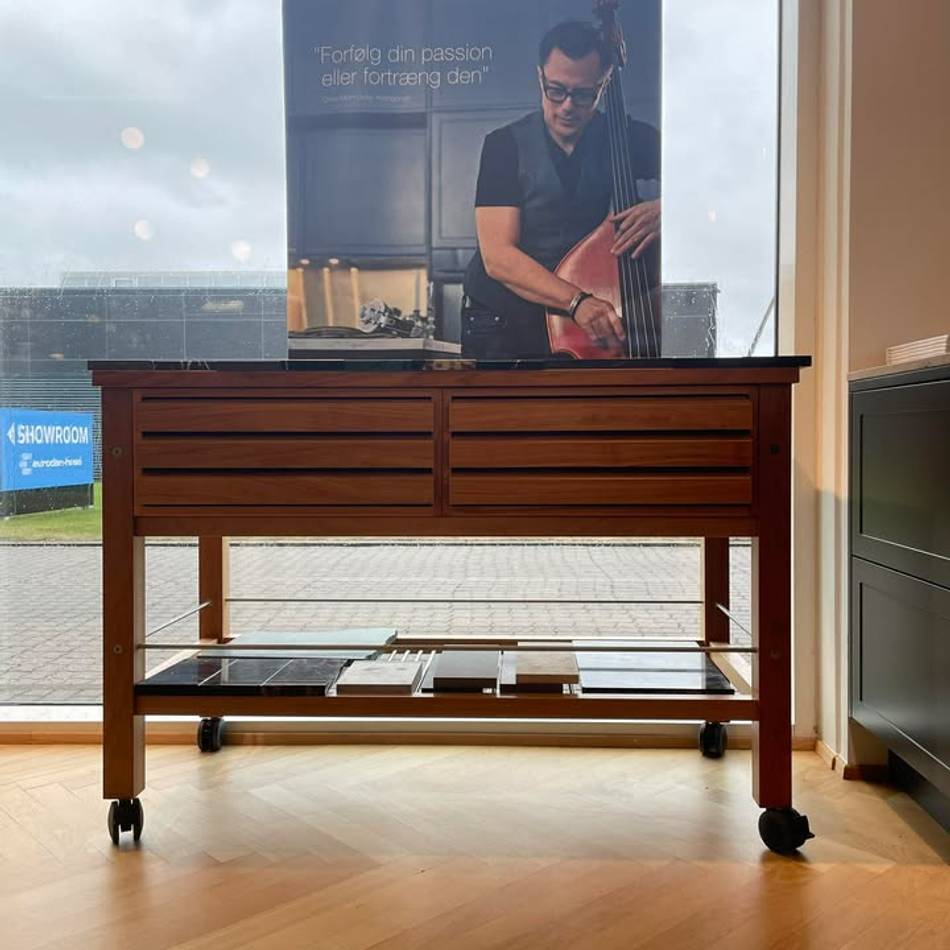 uno form rullebord i valnød