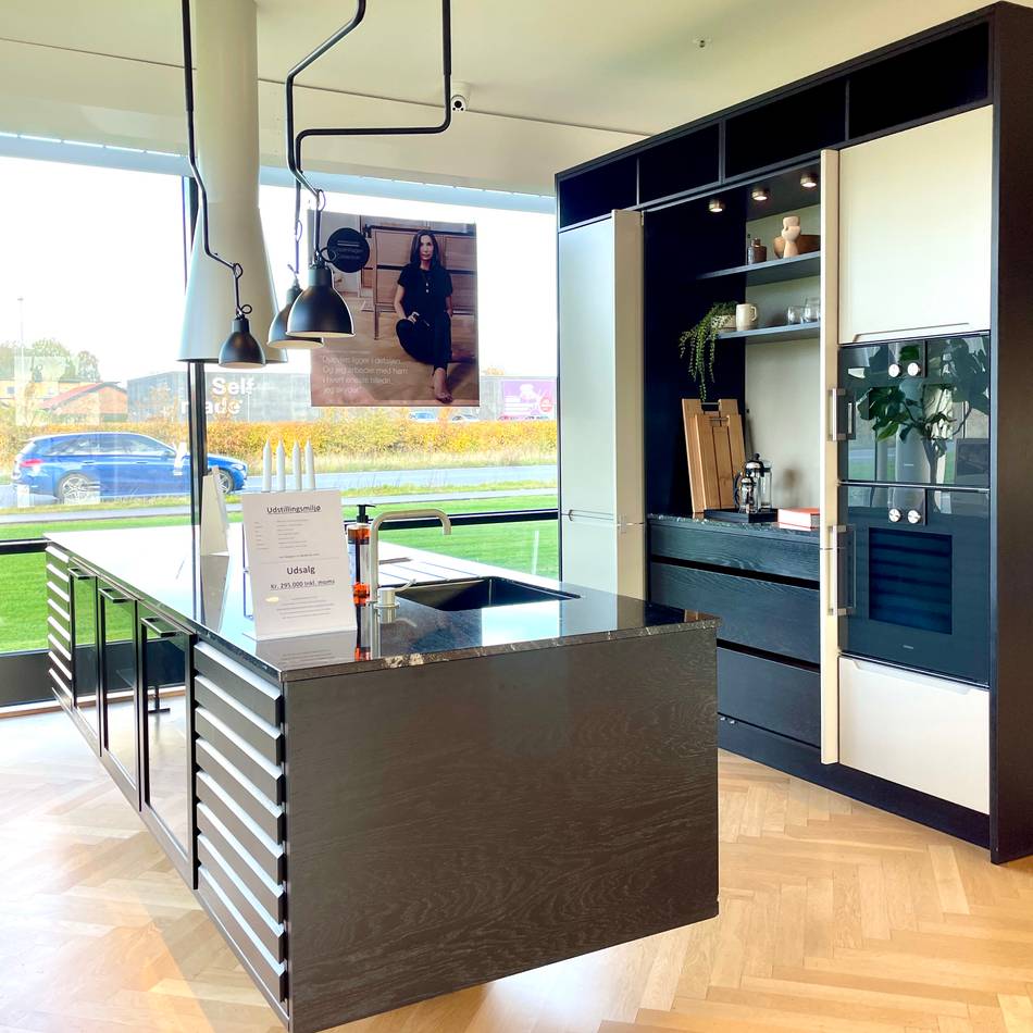 Udstillingskøkken - Sort Eg Classic