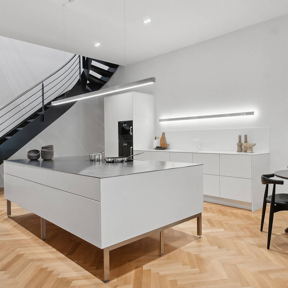 Avantgarde Glacier White udstillingskøkken