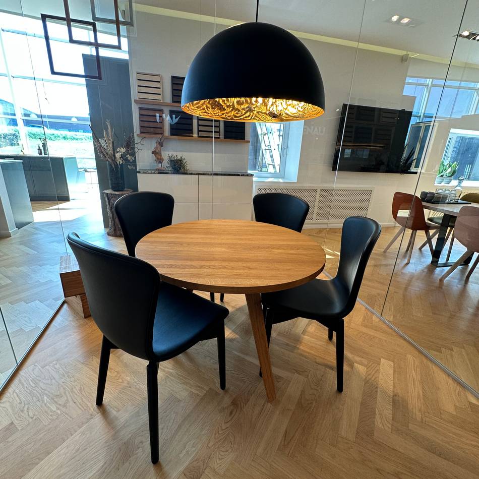 Rundt spisebord i natur eg - Mølballe