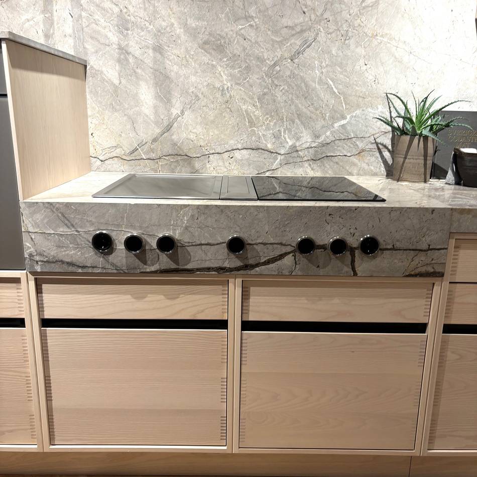 Copenhagen Vit Ask, Stenskivor & Fläkthäll