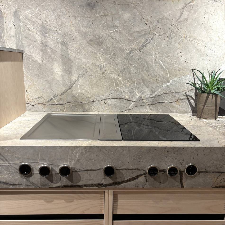 Copenhagen Vit Ask, Stenskivor & Fläkthäll