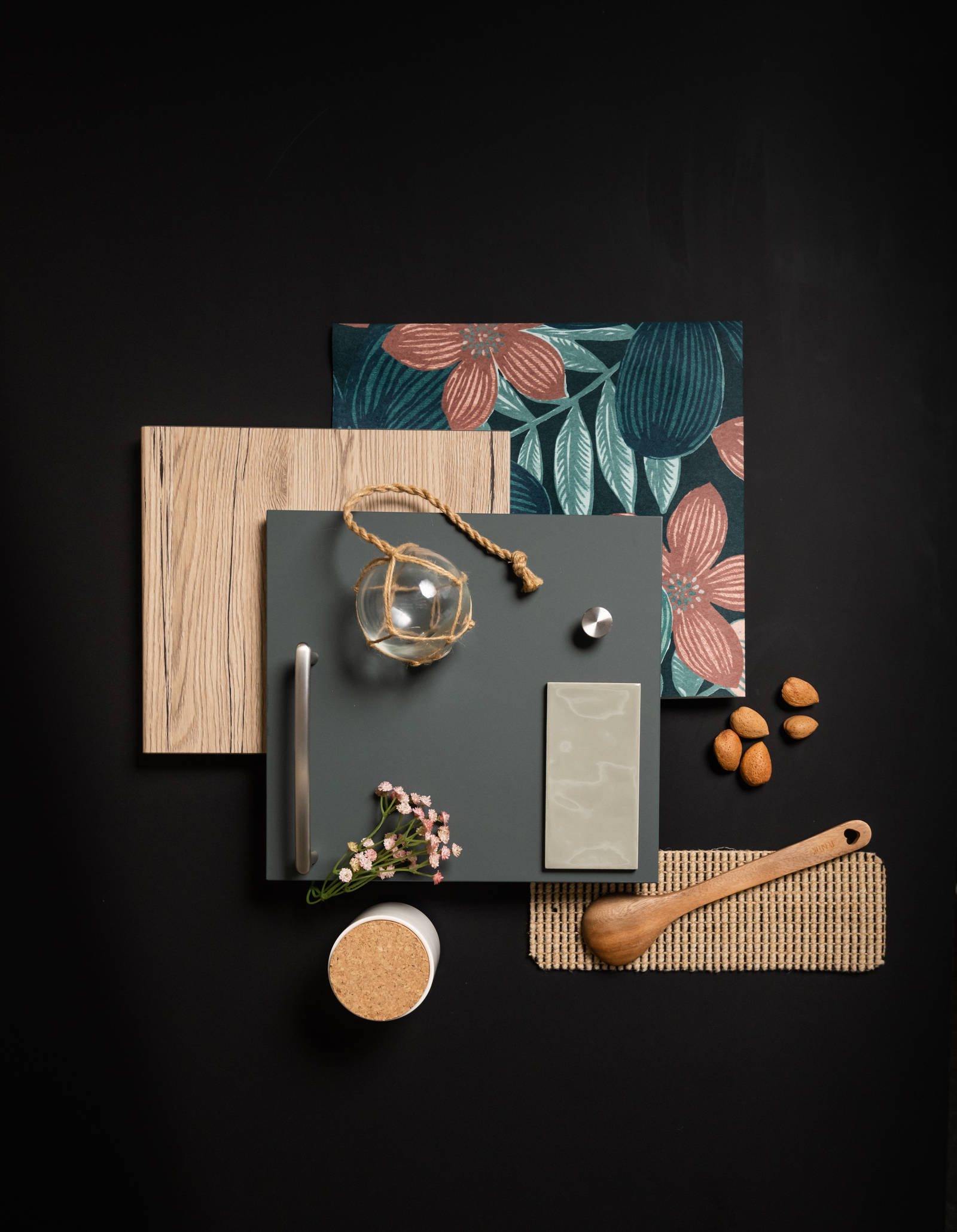 Supermattamusta moodboard