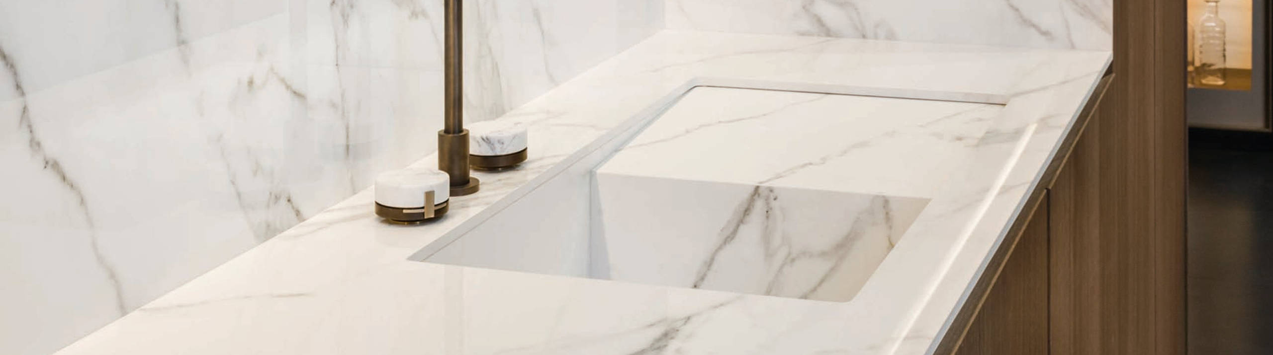 Neolith er ny og revolusjonerende måte å produsere stein med naturlige elementer. Neolith tåler krevende bruk.