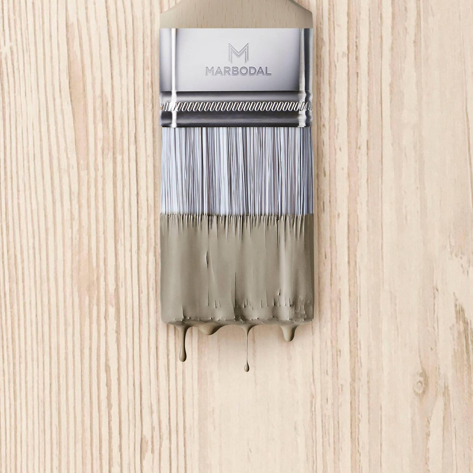 Pensel doppad i greige färg