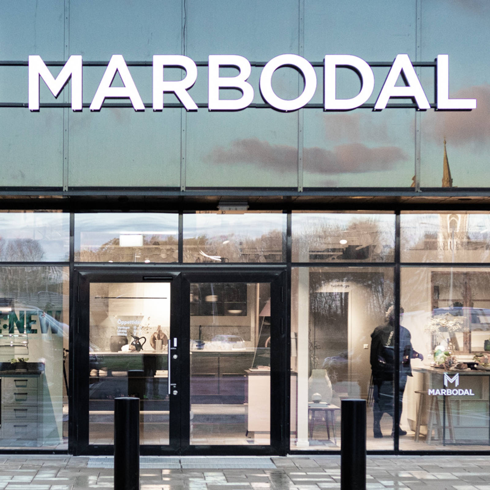 Fasad och entré till Marbodalbutik