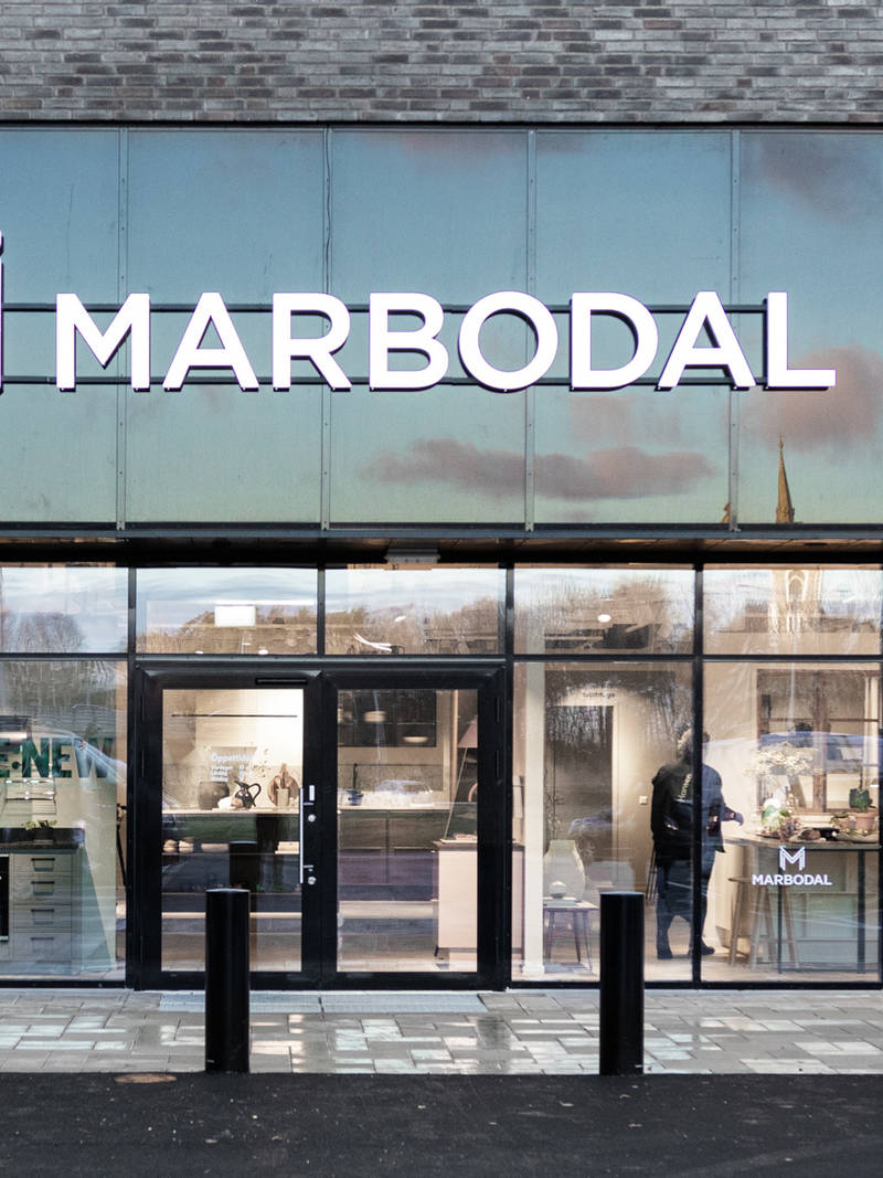 Fasad och entré till Marbodalbutik