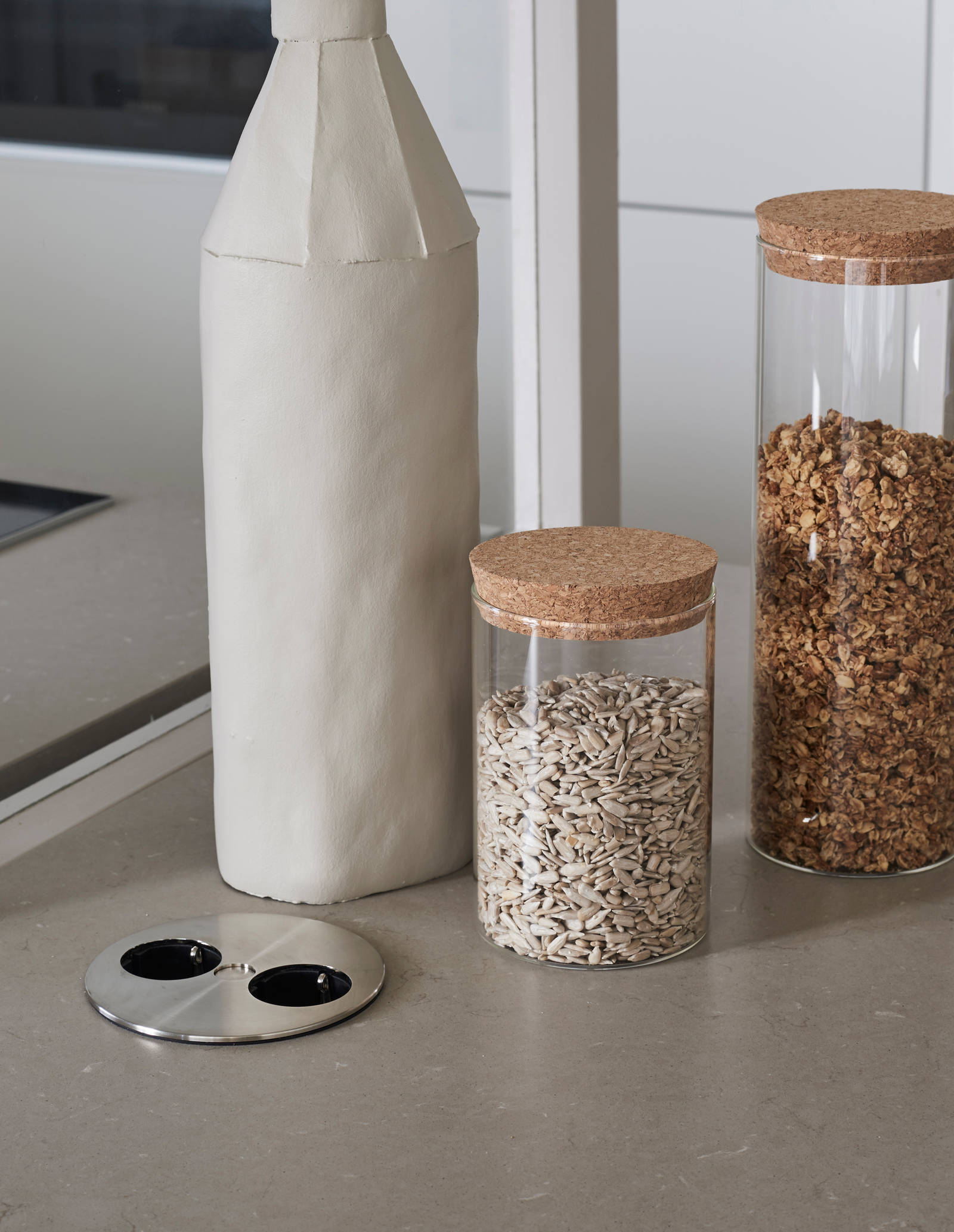 Marbodal - eluttag Twist. Dölj uttagen med stil. Praktiskt eluttag i snygg rostfri design.