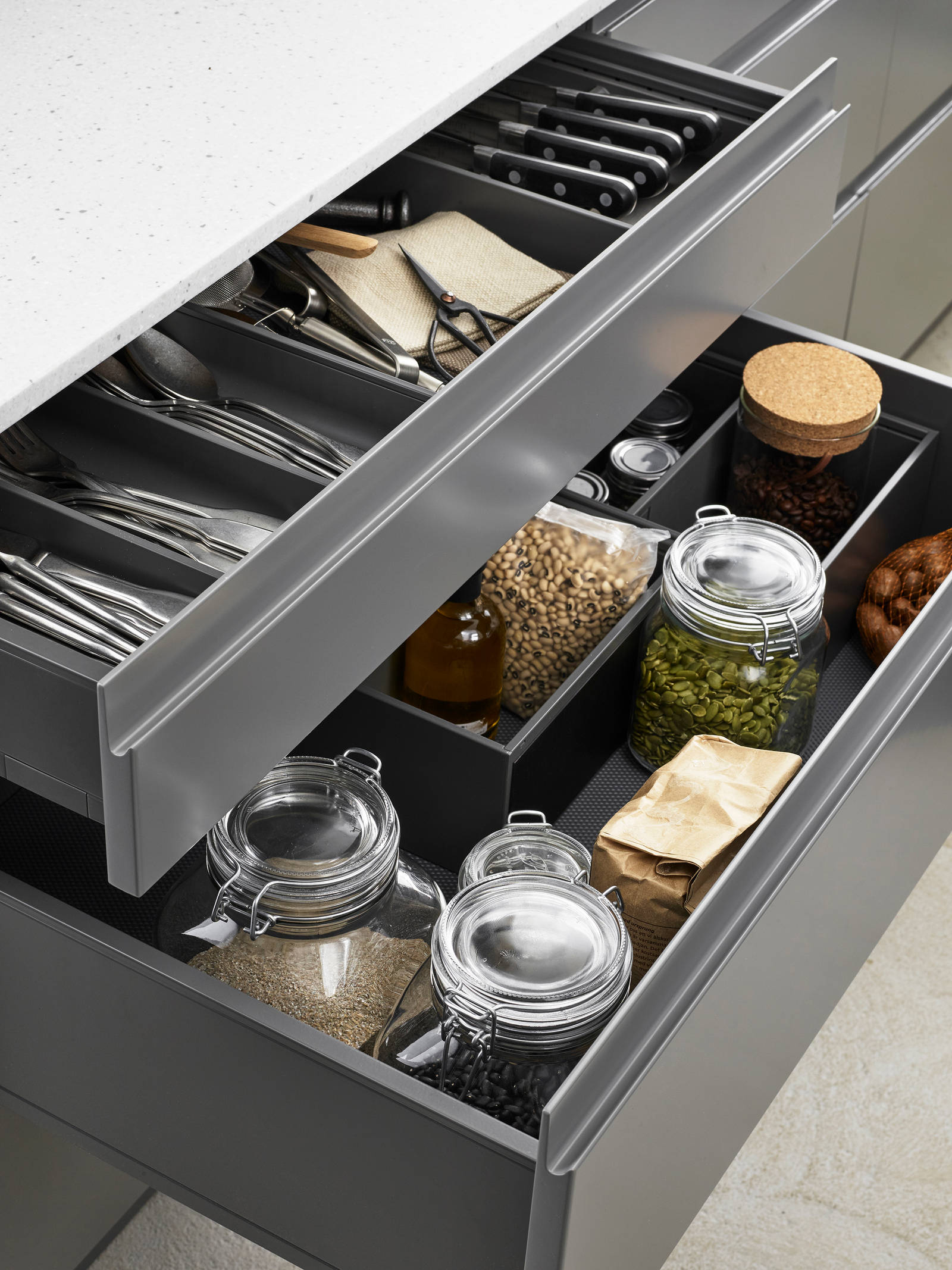 Marbodal Viken Åska- lådinredning med integrerat infräst grepp i lådfront