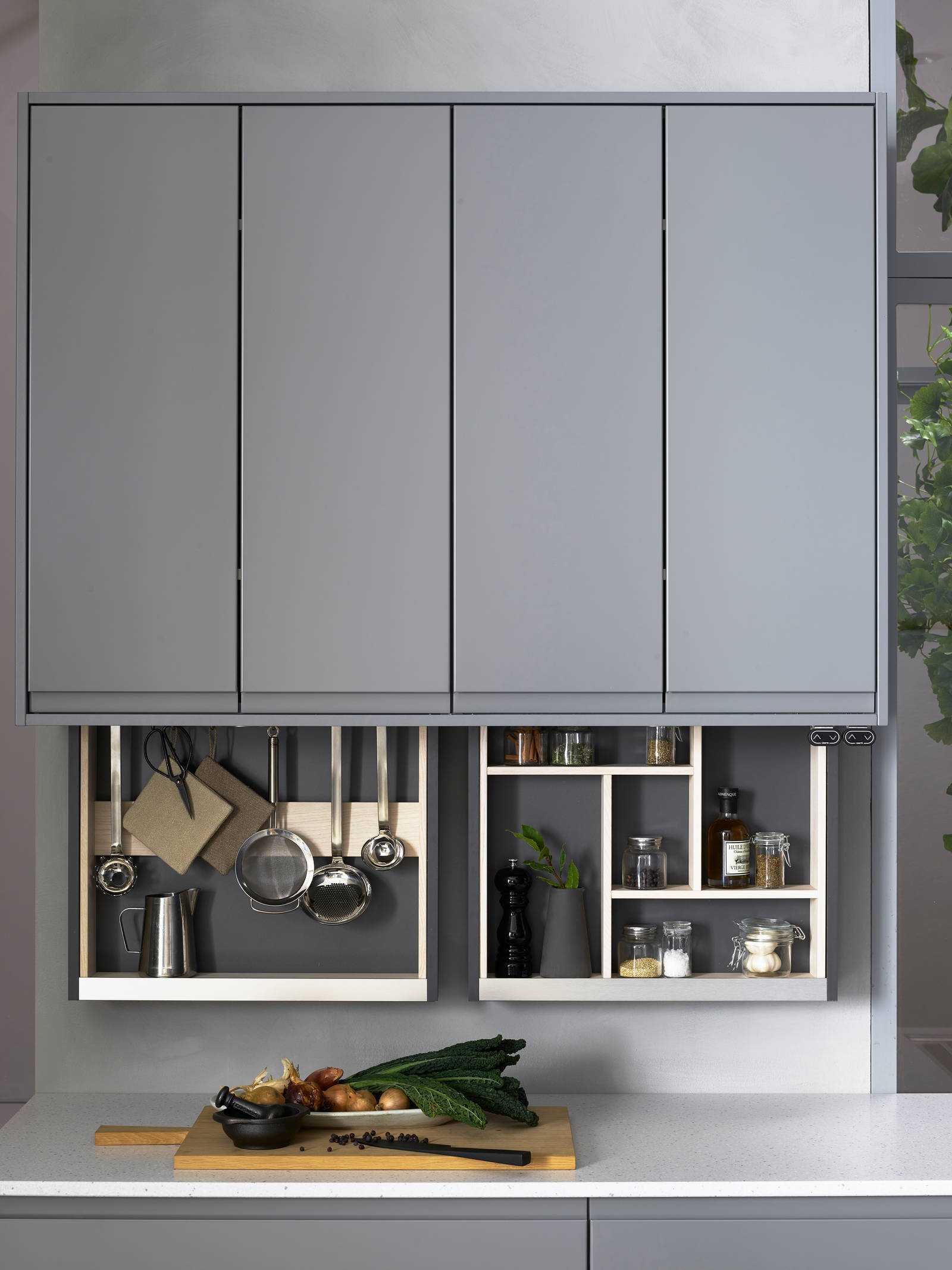 Marbodal - väggskåp med hissfunktion