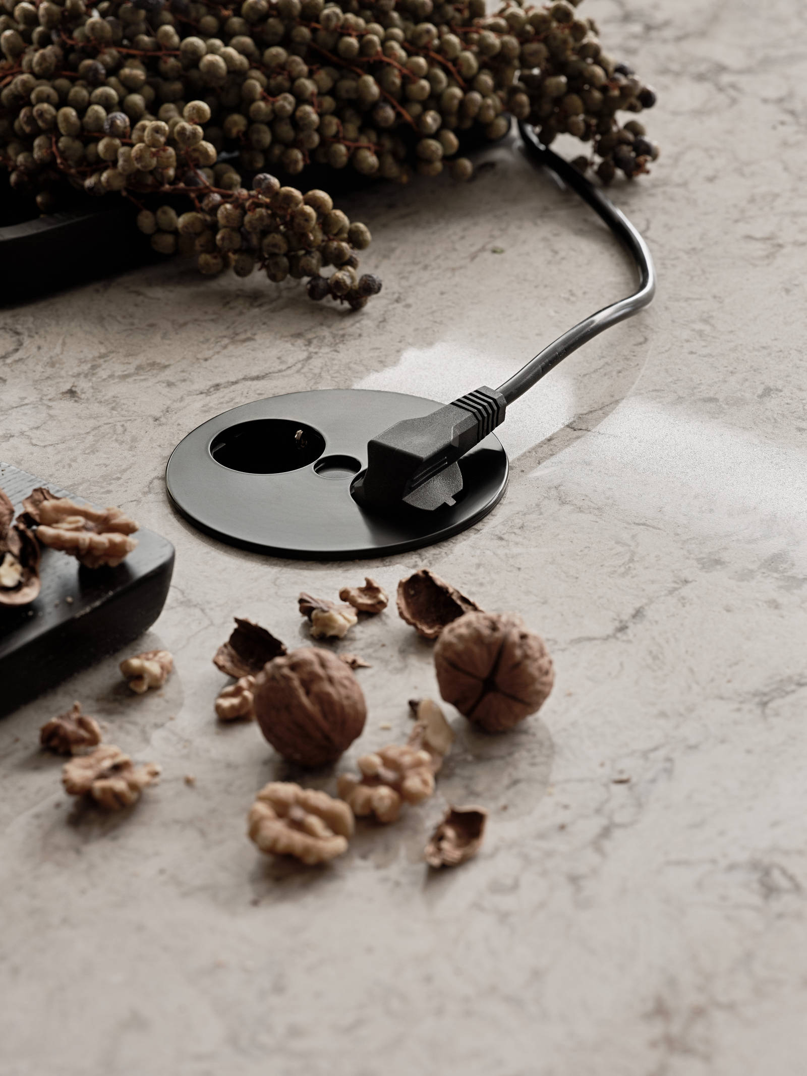 Be naturen inn og la de organiske formene møte hverdagen i Signatur Favn – et grenseløst kjøkken med naturens former i fokus.