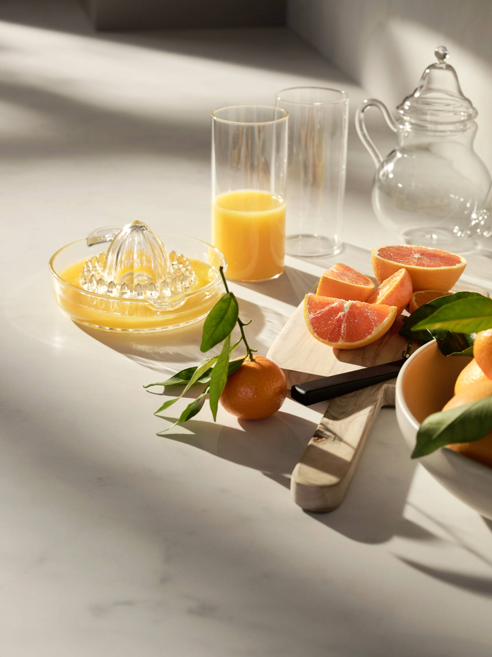 Eksklusivt tradisjonskjøkken med herskapelig preg. Klassiske speilfronter med fylling og markerte profilspor som gir dybdevirkning og skyggespill. Herregaard leveres med fronter i MDF eller eik.