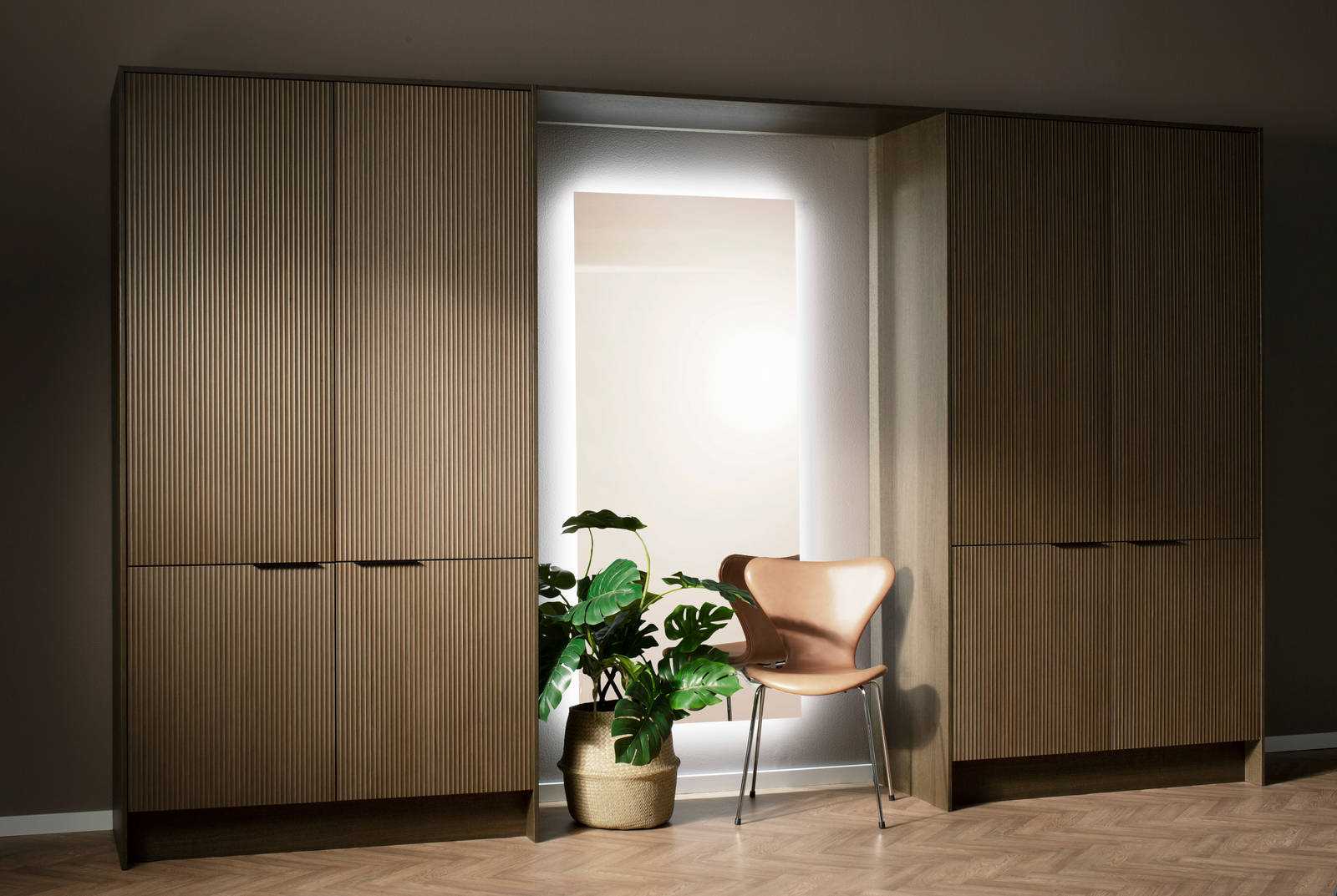 Forever Oak garderobe riflet højskab