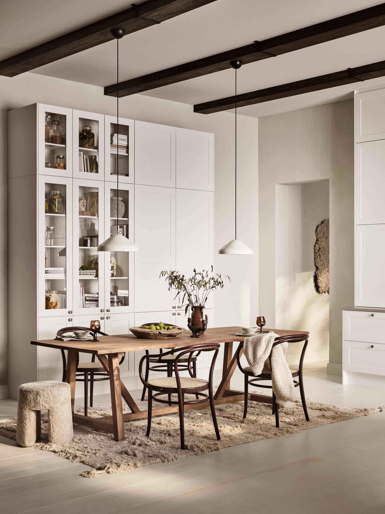 Scala er en tidløs kjøkkenmodell med sine karakteristiske slette fyllinger. Modellen passer like godt til moderne som klassiske kjøkken.