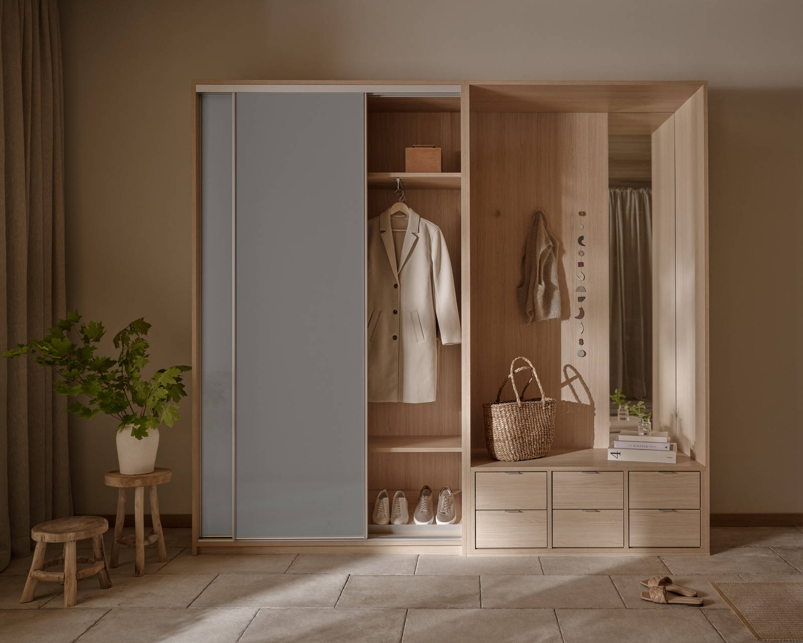 Garderob i trä med skjutdörrar i grå färg