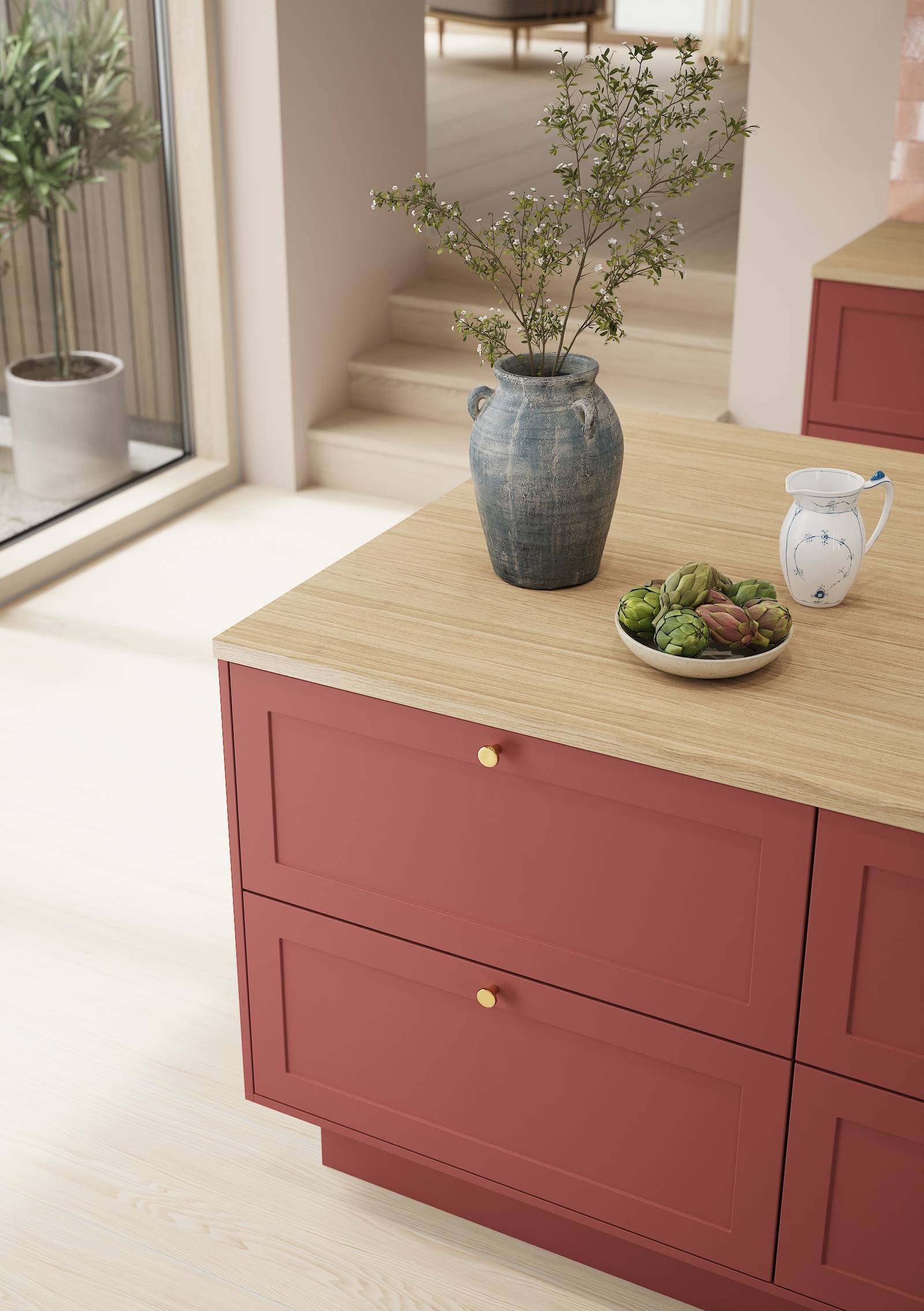 Kjøkken Scala fra Sigdal med kjøkkenøya i farge Støvet Dempet Plomme NCS S 5030-Y90R med messing grep og lys tre benkeplate