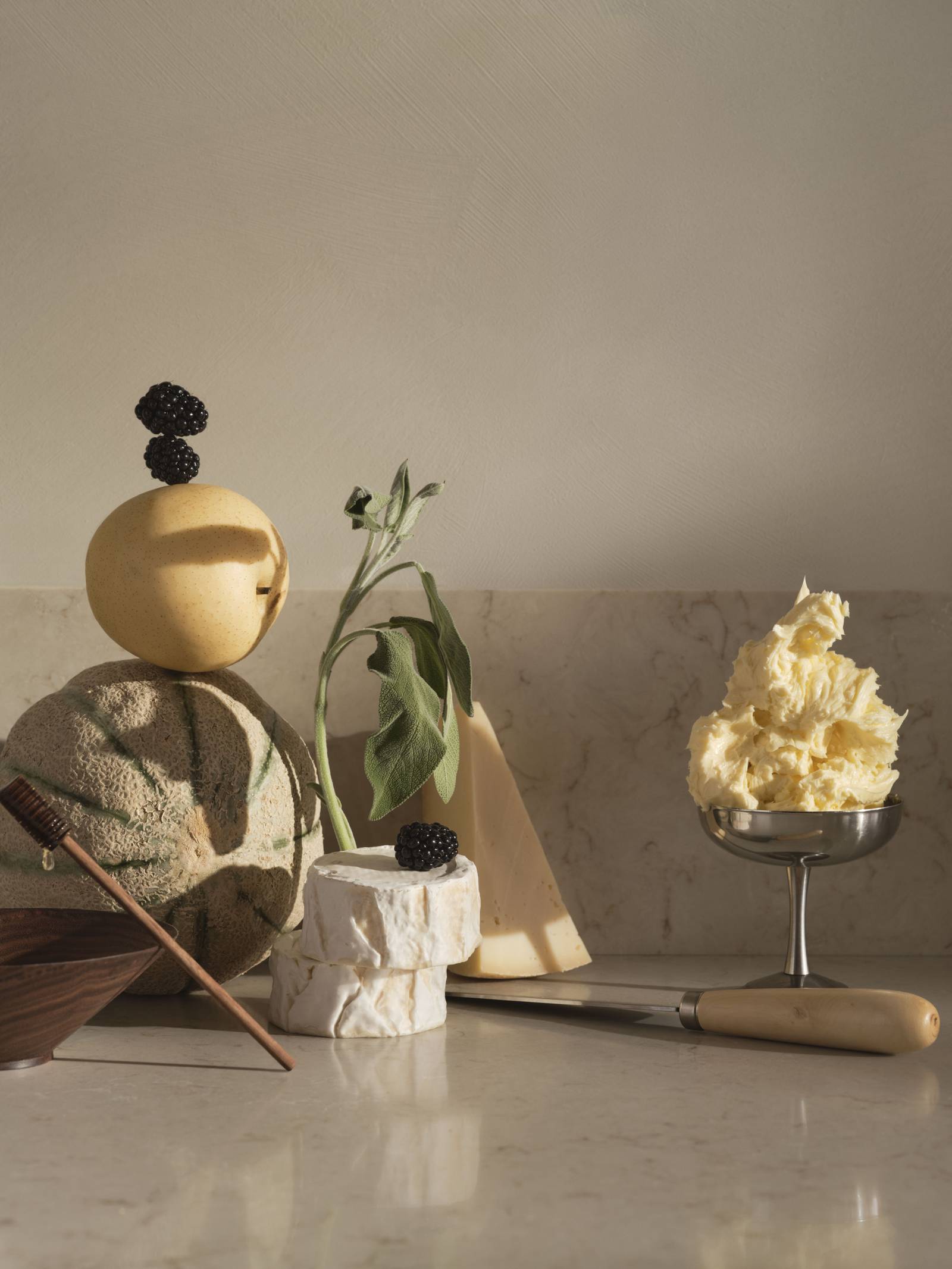 Lämmin minimalismi - Veistos.