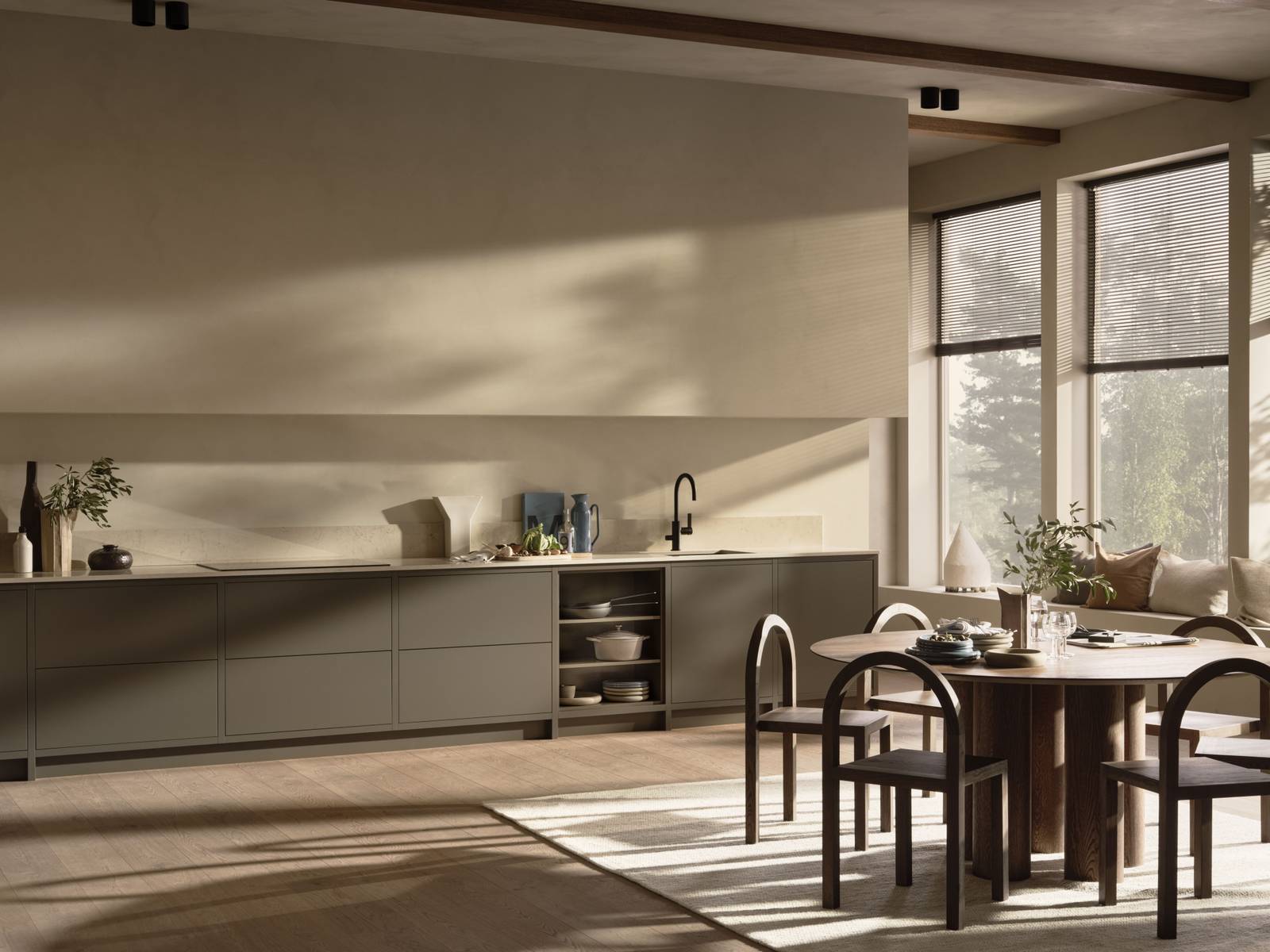 I samarbeid med designeren Lotta Agaton har vi skapt kjøkkenkonseptet Varm minimalisme – en skandinavisk tolkning av minimalisme som forener enkelhet, kreativitet og varme i en tidløs stil.