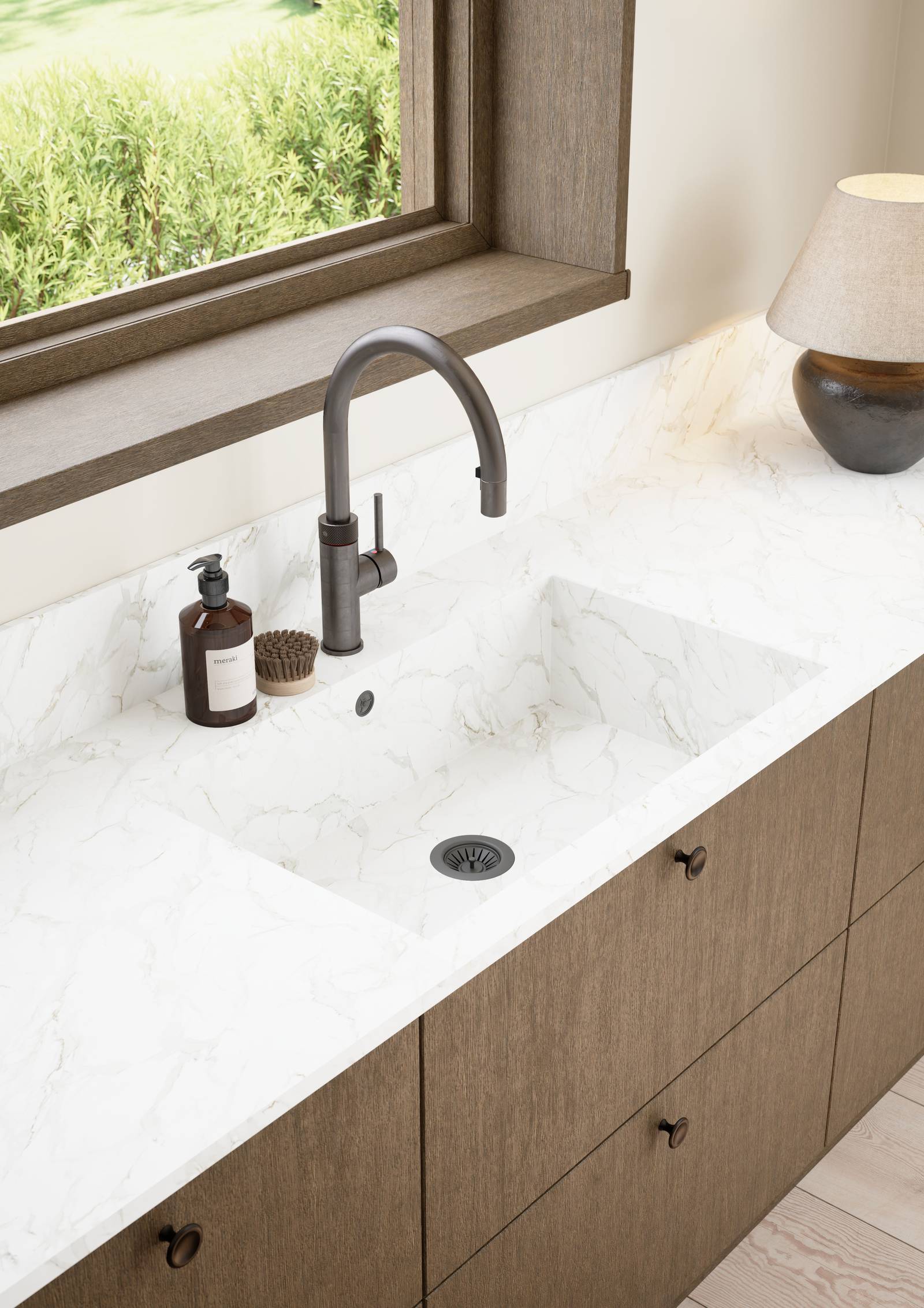 Favn er et kvalitetskjøkken inspirert av naturen. En vakker front i stående finer som gir hele kjøkkenet liv.