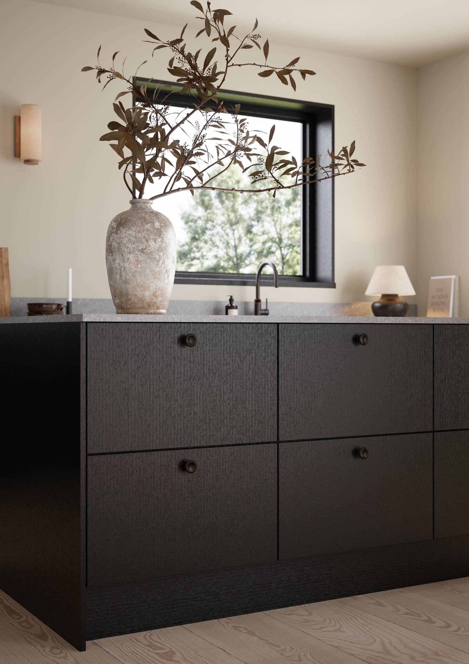 Favn er et kvalitetskjøkken inspirert av naturen. En vakker front i stående finer som gir hele kjøkkenet liv.