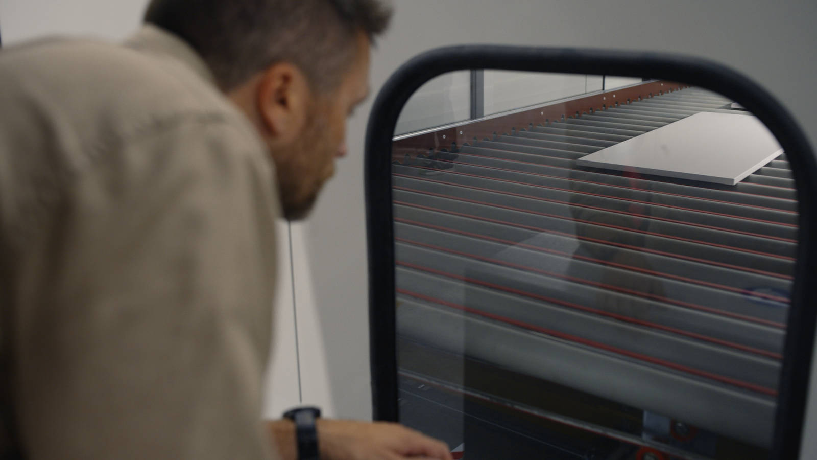 Utvecklingsansvarig Erik Hall i fabriken Nobia Park