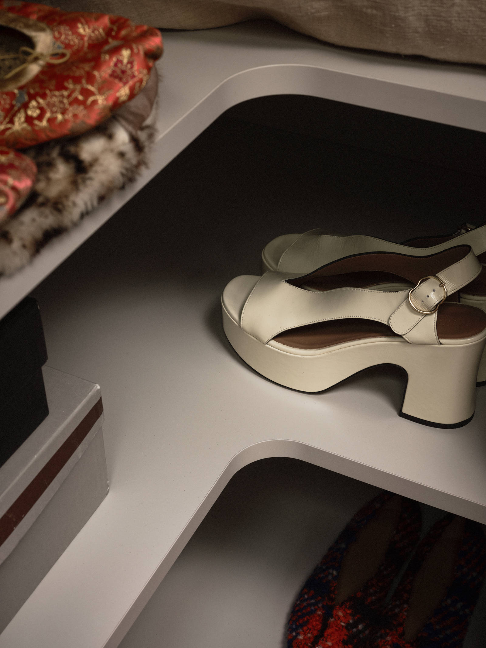 Garderober från Marbodal i ett hemma hos-reportage hos inredningsdesignern Marie Olsson Nylander.