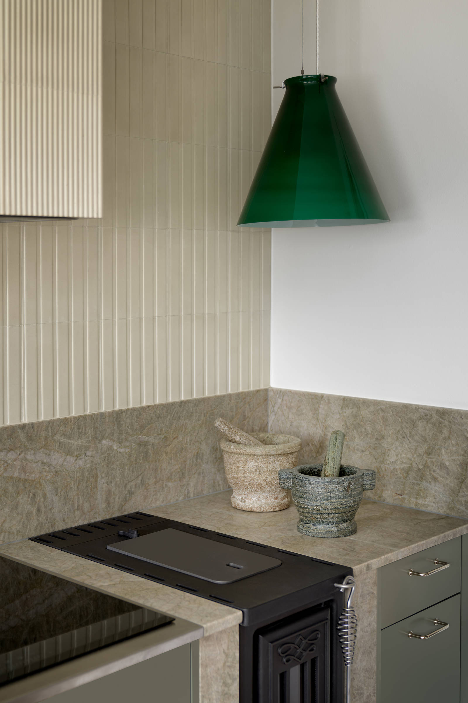 I et arkitekttegnet hus fra 1955 har Svante og Niclas fått sitt grønne drømmekjøkken.