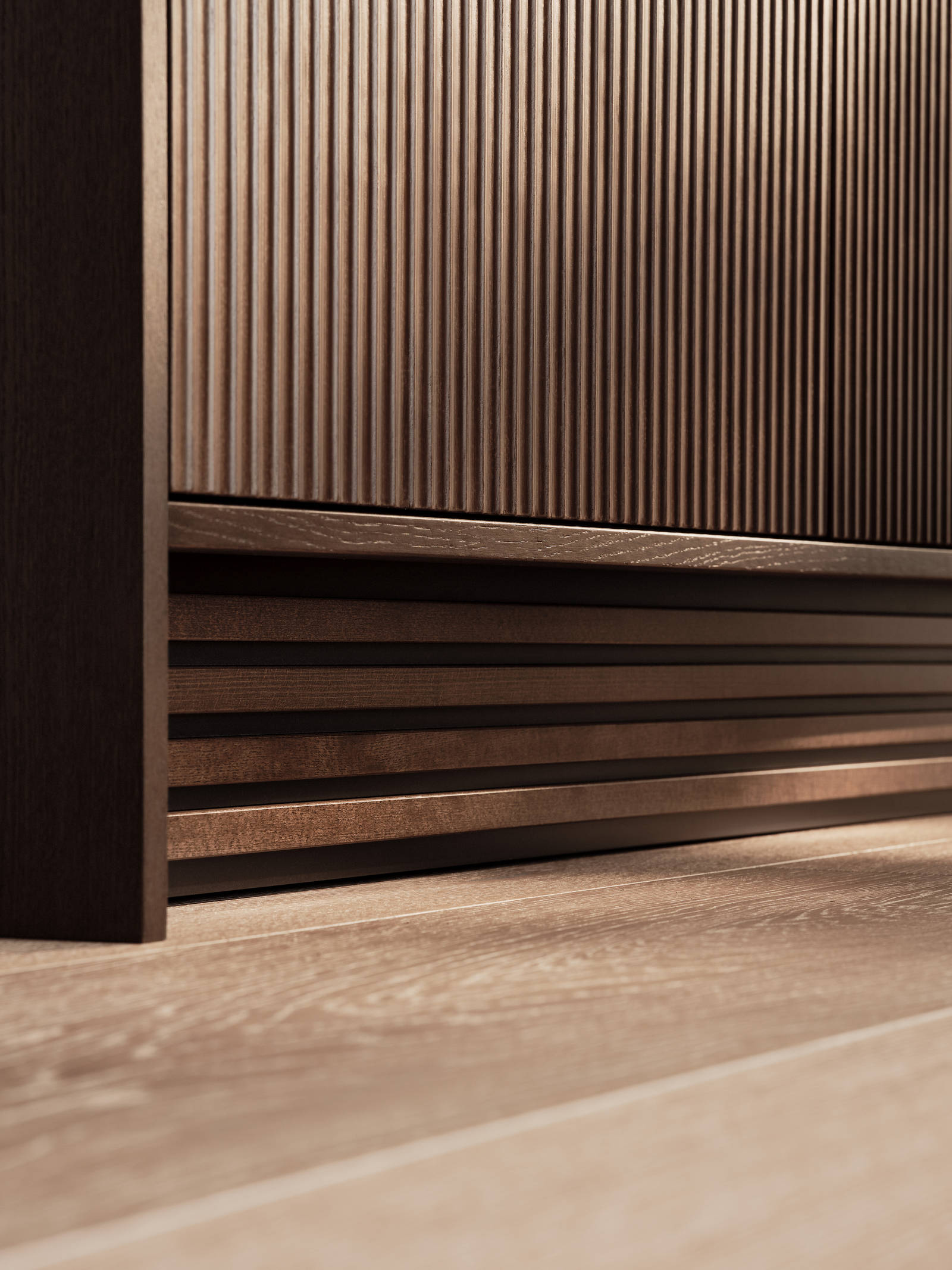 Marbodal Signatur Ekbacken - sockel av trälameller