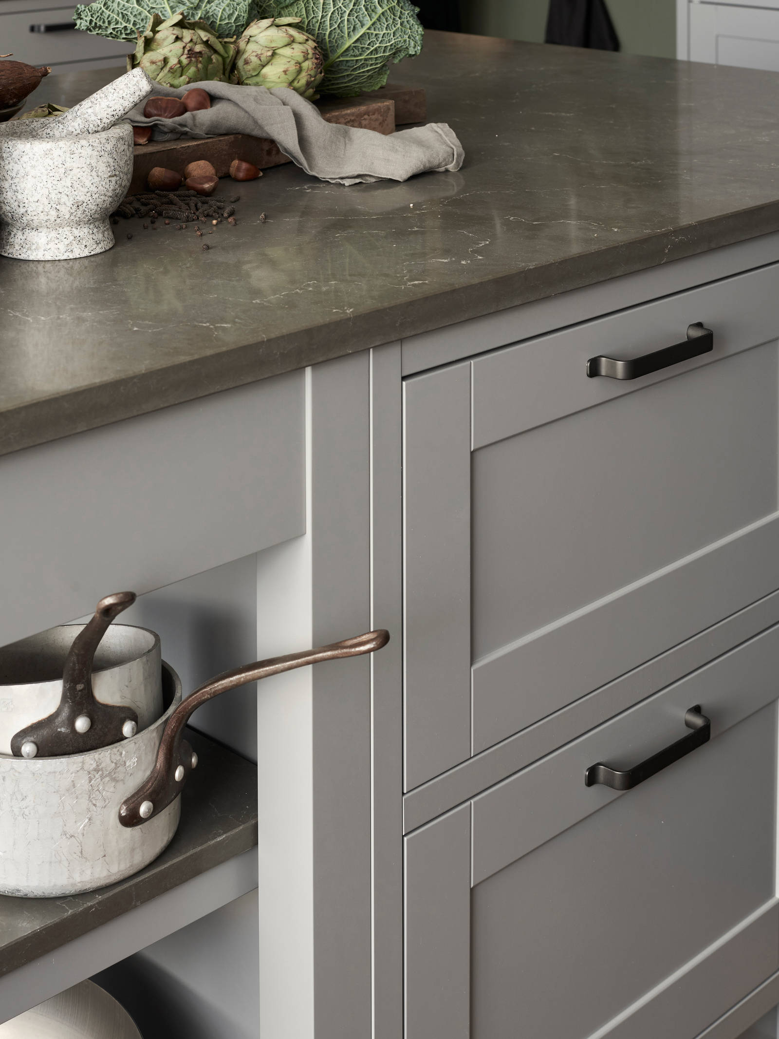 Marbodal Form Åska - avslutningshylla för köksö