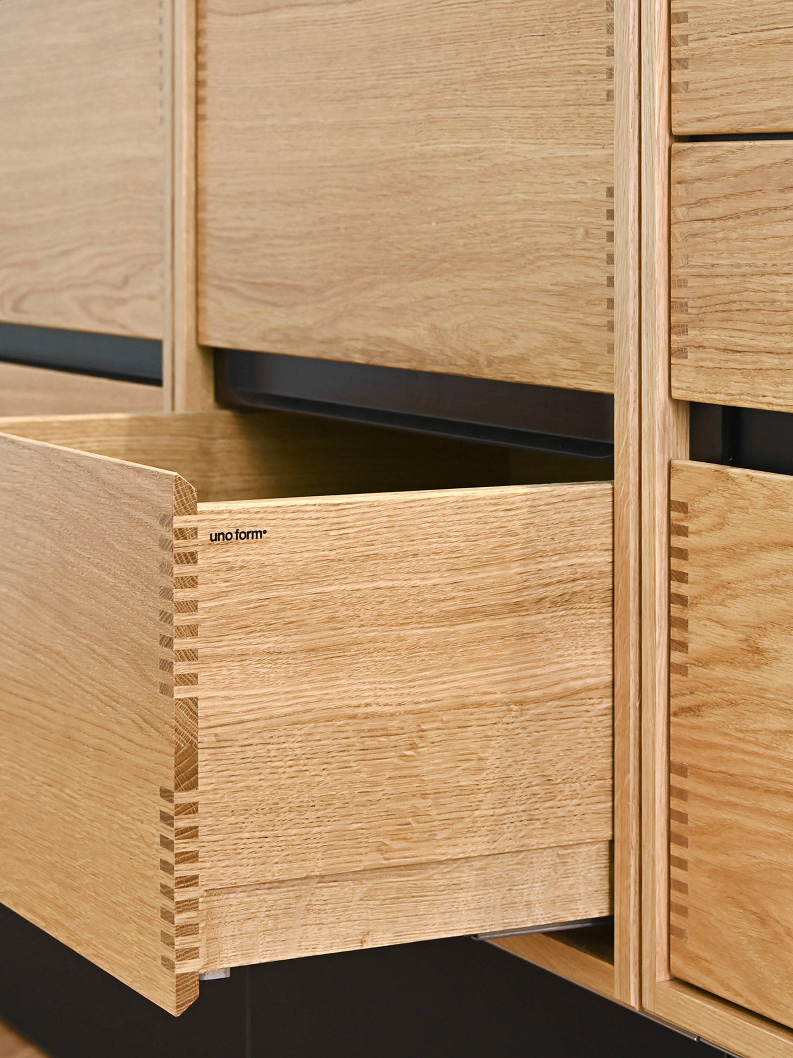 Træskuffer i massiv eg