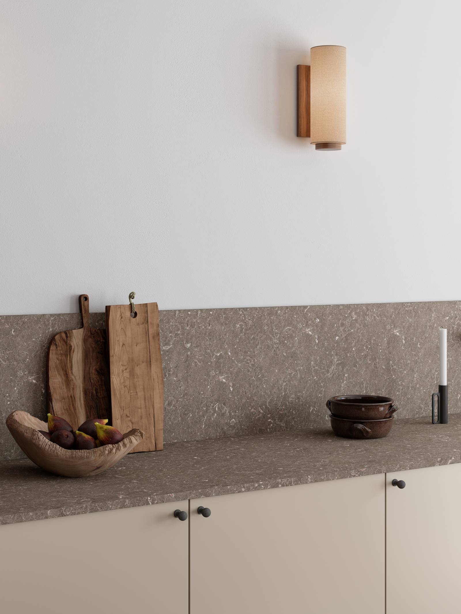 Velger du en laminat benkeplate, får du en meget slitesterk benk som holder seg like fin år etter år. Alle våre benkeplate er laget av av høytrykkslaminat, som gir deg et utrolig slitesterkt produkt.