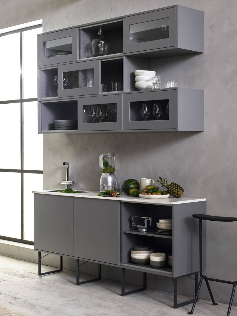 Herlig trendkjøkken med slette fronter og innfreste grep, som markerer modellens linjerene design. Horisont kjennetegnes av en klar og kjølig friskhet, noe som representerer ny nordisk design på sitt beste.