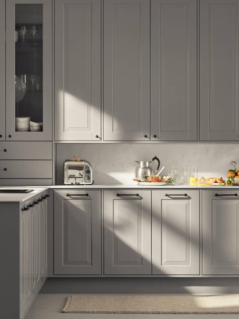Eksklusivt tradisjonskjøkken med herskapelig preg. Klassiske speilfronter med fylling og markerte profilspor som gir dybdevirkning og skyggespill. Herregaard leveres med fronter i MDF eller eik.