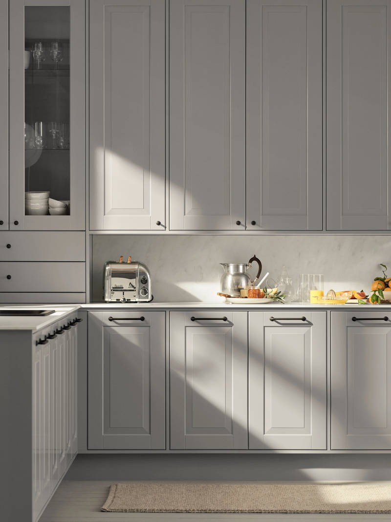 Eksklusivt tradisjonskjøkken med herskapelig preg. Klassiske speilfronter med fylling og markerte profilspor som gir dybdevirkning og skyggespill. Herregaard leveres med fronter i MDF eller eik.