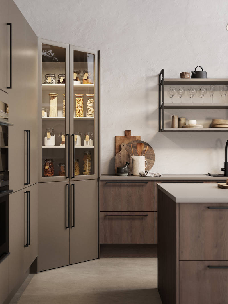 Stort skafferi med vitrindörrar att kliva in i. Kökslucka Arkitekt plus - Marbodal