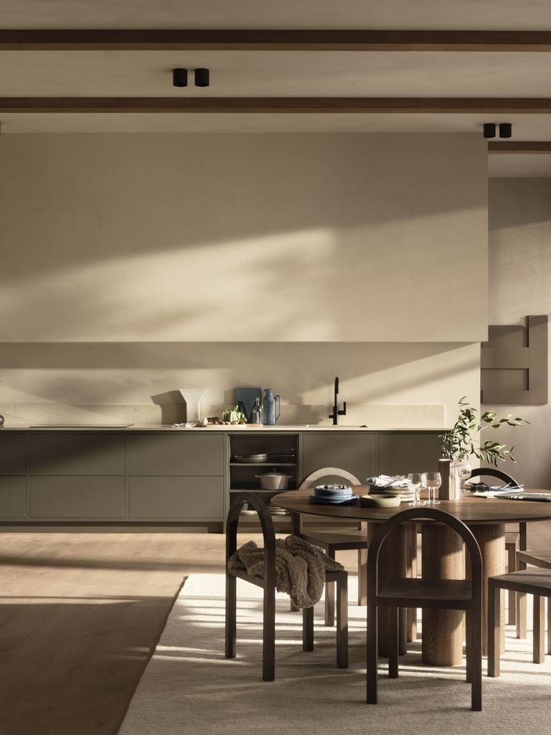 I samarbeid med designeren Lotta Agaton har vi skapt kjøkkenkonseptet Varm minimalisme – en skandinavisk tolkning av minimalisme som forener enkelhet, kreativitet og varme i en tidløs stil.