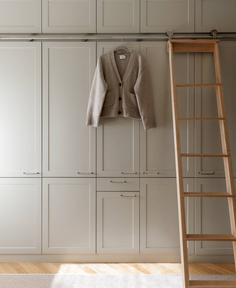 - ovet maalattu peiliovi hiekka 497
- vedin CD12 
- runkoväri vaalea tammi melamiini