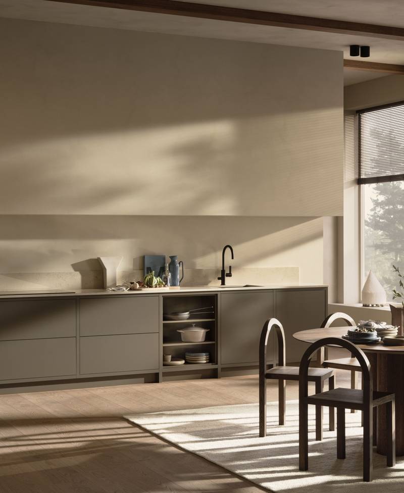 Varm minimalisme køkken og spisebord