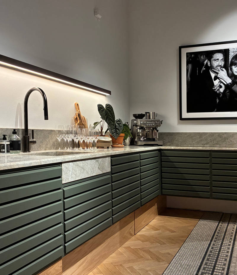 Classic Colour-kök från uno form i en vacker olivgrön färg