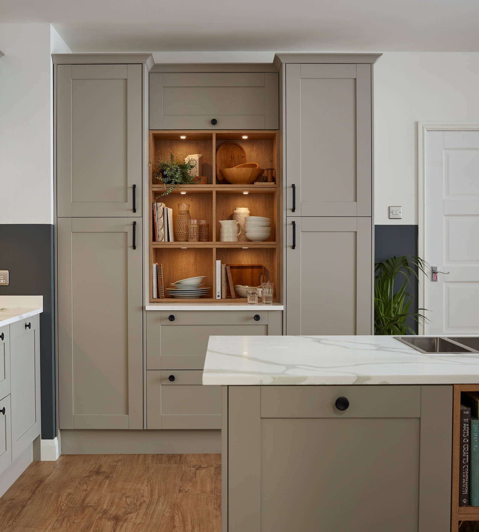 Tatton Kitchen by Magnet. A beautiful easy to use kitchen with traditional features with stylish modern touches.