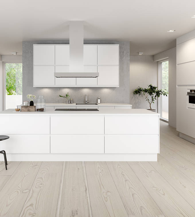 Herlig trendkjøkken med slette fronter og innfreste grep, som markerer modellens linjerene design. Horisont kjennetegnes av en klar og kjølig friskhet, noe som representerer ny nordisk design på sitt beste.