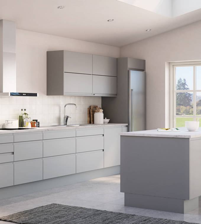 Herlig trendkjøkken med slette fronter og innfreste grep, som markerer modellens linjerene design. Horisont kjennetegnes av en klar og kjølig friskhet, noe som representerer ny nordisk design på sitt beste.