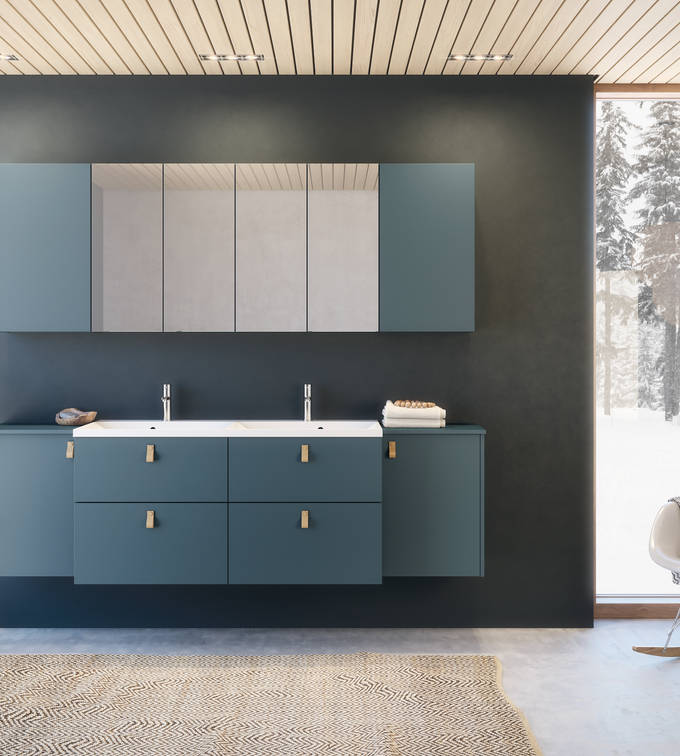 Slett overflate på innredningen gir deg et bad med den delikate følelsen av hygiene og renhet. Modellen kan males i alle standard farger, du kan også blande din egen farge mot et pristillegg.