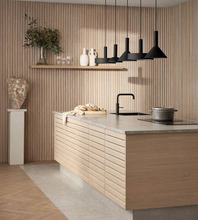 Kjøkkenmodellen Eikeli representerer en lun og nordisk eiketrend. Med sine malte lamellfronter i heltre eik, byr modellen på referanser til både kulinarisk bistro og urbane kafémiljøer.  Eikeli fåes kun som underskap.