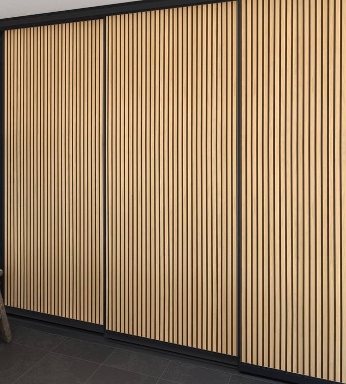 Entre garderobe lamel skydedøre