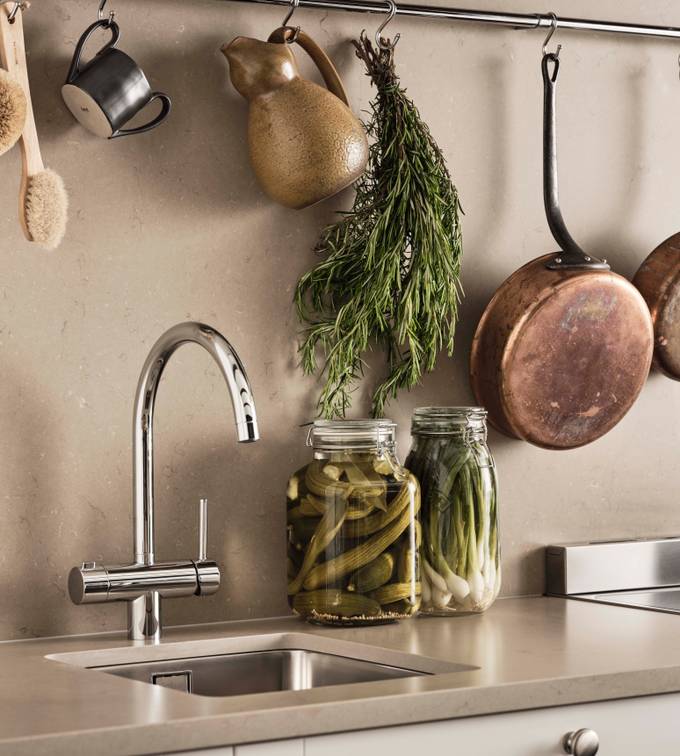 Scala er en tidløs kjøkkenmodell med sine karakteristiske slette fyllinger. Modellen passer like godt til moderne som klassiske kjøkken.