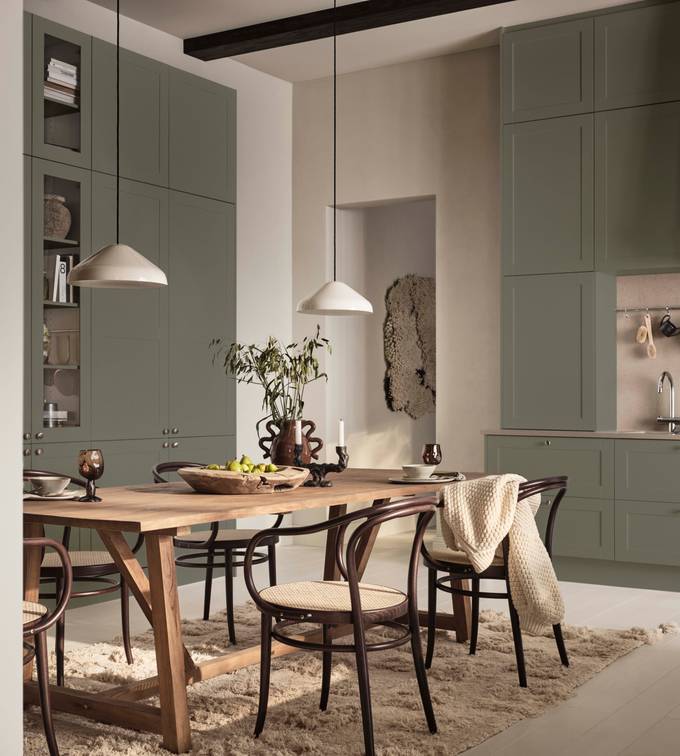 Scala er en klassisk kjøkkenmodell med moderne preg. Tidløs modell, med moderne linjer som gjør den relevant nå.