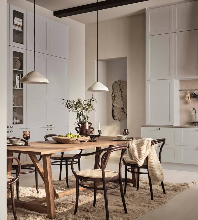 Scala er en klassisk kjøkkenmodell med moderne preg. Tidløs modell, med moderne linjer som gjør den relevant nå.