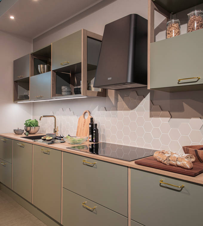 ovi Milka 96Q maalattu
vedin BD12
taso laminaatti 20 mm A629 F629 
allas integroitu tasoon Franke
tuuletin Franke
koneet muut Electrolux
hana Damixa