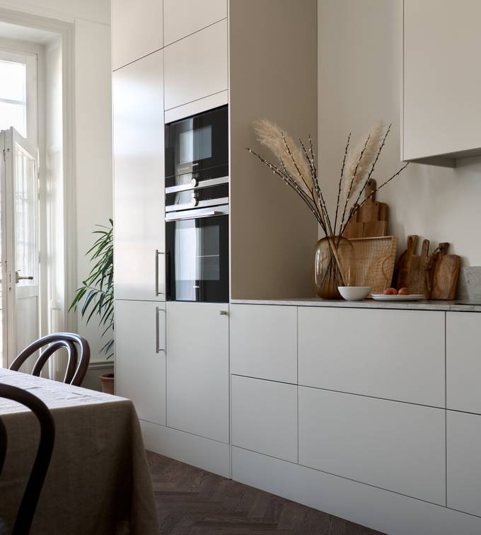 Beige køkken Athena Sand fra INVITA